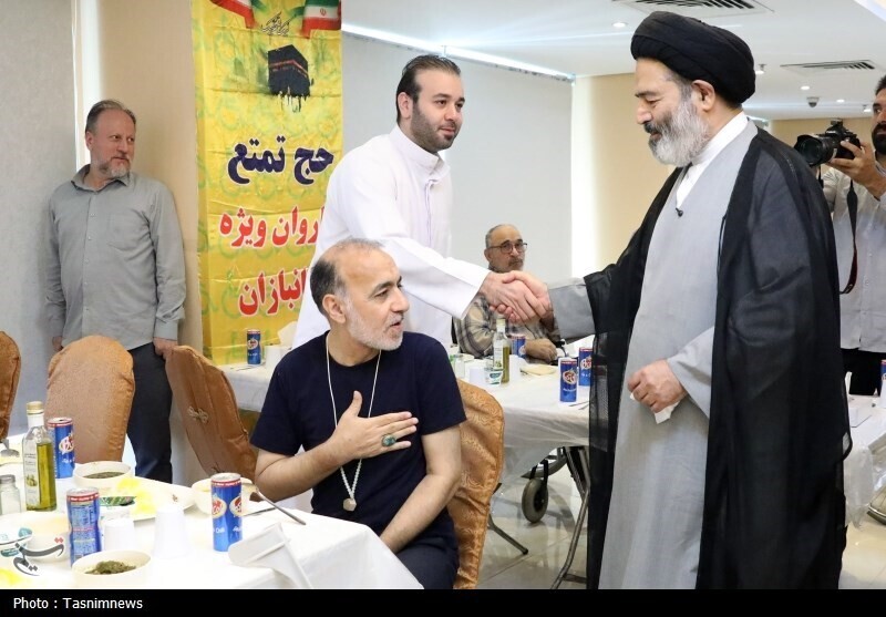 دیدار صمیمی سرپرست حجاج ایرانی با زائران کشورمان در مکه مکرمه