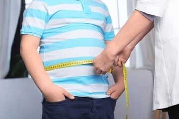 چگونه خطر چاقی دوران کودکی را پیش‌بینی کنیم؟