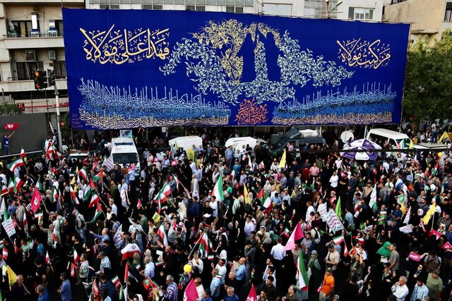 اسرائیلی‌ها در پناهگاه، ایرانی‌ها در خیابان