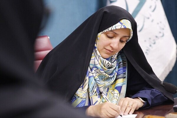 بهروز آذر: قصه زندگی و شهادت زنان و کودکان در قلب ما خواهد ماند آذر