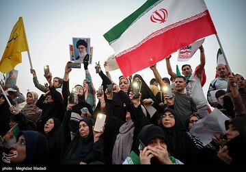 تجمع مردمی در حمایت از نیرو‌های مسلح