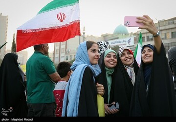 تجمع مردمی در حمایت از نیرو‌های مسلح