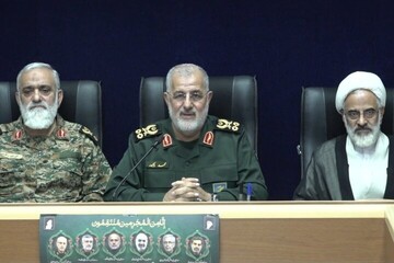 همه رزمندگان ما دستشان روی ماشه است