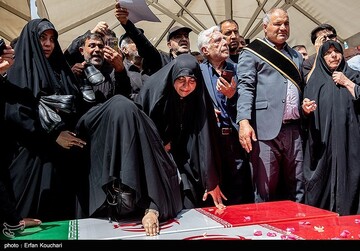 مراسم خاکسپاری شهدای اقتدار ایران در امامزاده صالح(ع)