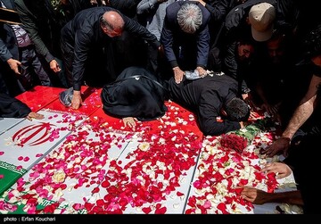 مراسم خاکسپاری شهدای اقتدار ایران در امامزاده صالح(ع)