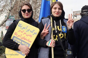 دهه‌هشتادی‌ها در خط مقدم؛نسل نو در میدان پشتیبانی از رهبر انقلاب