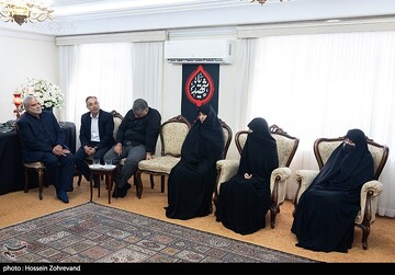 دیدار جمعی از مدیران رسانه‌های کشور با خانواده شهید سلامی