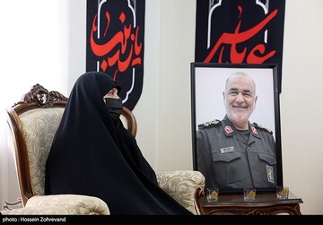 دیدار جمعی از مدیران رسانه‌های کشور با خانواده شهید سلامی