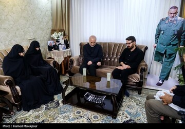 حضور قالیباف در منزل سرداران شهید رشید، سلامی و محققی