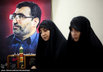 دیدار جمعی از چهره های رسانه‌ای زنان با خانواده شهید باقری
