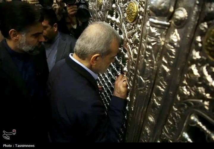 رئیس‌جمهور به زیارت حرم حضرت معصومه(س) مشرف شد