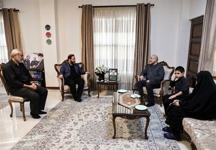 حضور قالیباف در منزل سرلشکر شهید غلامرضا محرابی