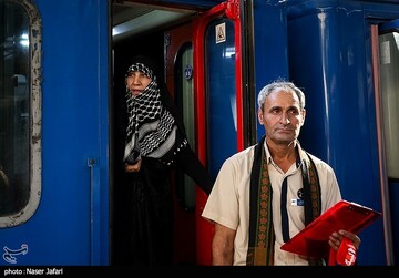 آیین بدرقه زائران اربعین حسینی(ع)