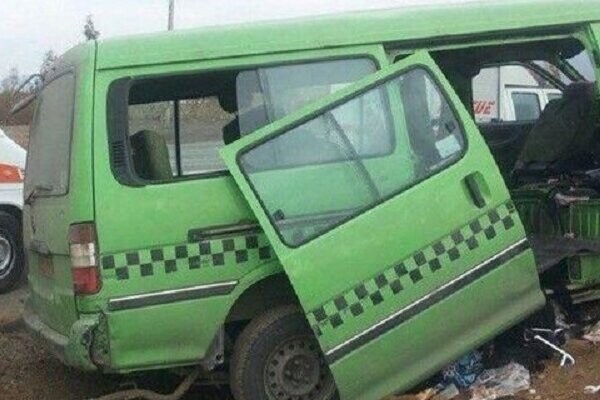 مصدومیت ۱۳ نفر بر اثر واژگونی ون حامل زائران اربعین .