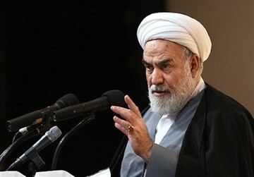 عیادت نماینده امام خامنه‌ای از آیت‌الله نوری همدانی و دیدار با آیات عظام مکارم و سبحانی