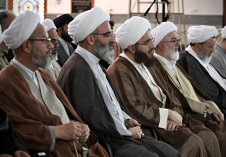 حوزه‌های علمیه برای تربیت امامان جماعت تراز انقلاب گام‌های جدی بردارند