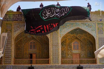 نصب کتیبه‌های شهادت امام حسن عسکری(ع) در حرم علوی