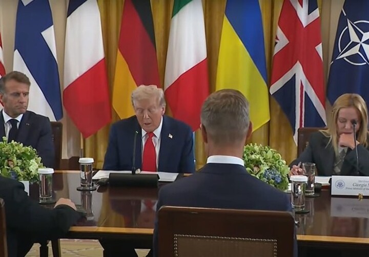 مکانیسم ماشه و بحران هویت و استقلال اروپا مکانیسم ماشه و بحران هویت و استقلال اروپا