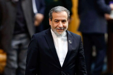 عراقچی: حضور کشورهای خارجی کمکی به صلح پایدار در منطقه نمی‌کند