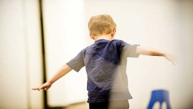 رفتارهای اختلالی در کودکان اوتیسم و روشهای مقابله با آنها 10.jpg