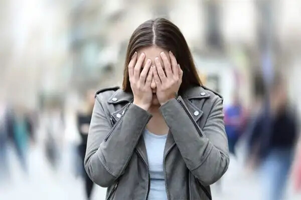 نشانههای اضطراب اجتماعی رو بشناسیم اضطراب اجتماعی