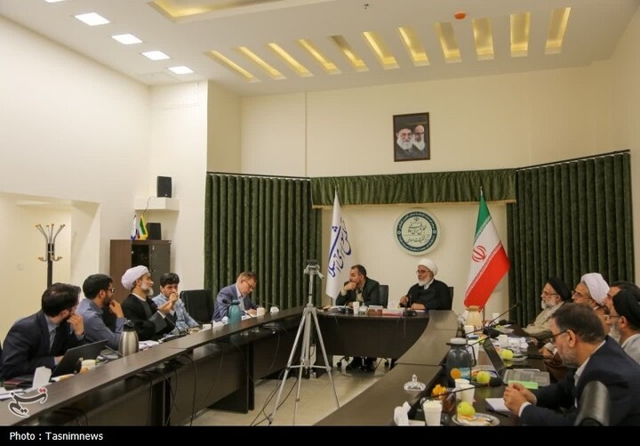 تصویب قانون «عقد سرپرستی» یک راهکار منطقی برای مقابله با سقط جنین