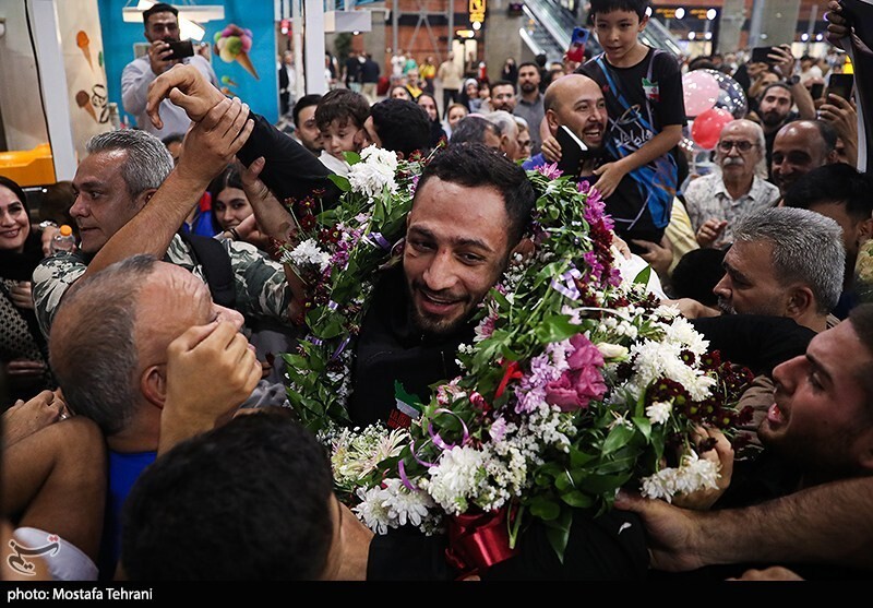 ورود تیم ملی کشتی آزاد به ایران