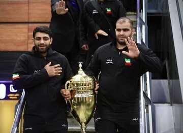 ورود تیم ملی کشتی فرنگی به ایران