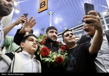 ورود تیم ملی کشتی فرنگی به ایران