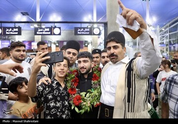 ورود تیم ملی کشتی فرنگی به ایران