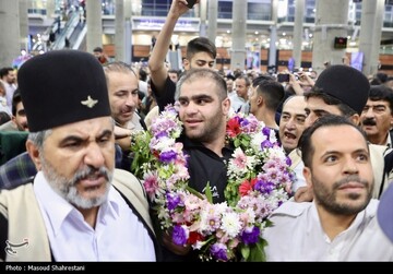 ورود تیم ملی کشتی فرنگی به ایران