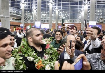 ورود تیم ملی کشتی فرنگی به ایران