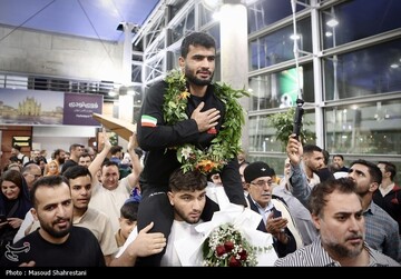 ورود تیم ملی کشتی فرنگی به ایران