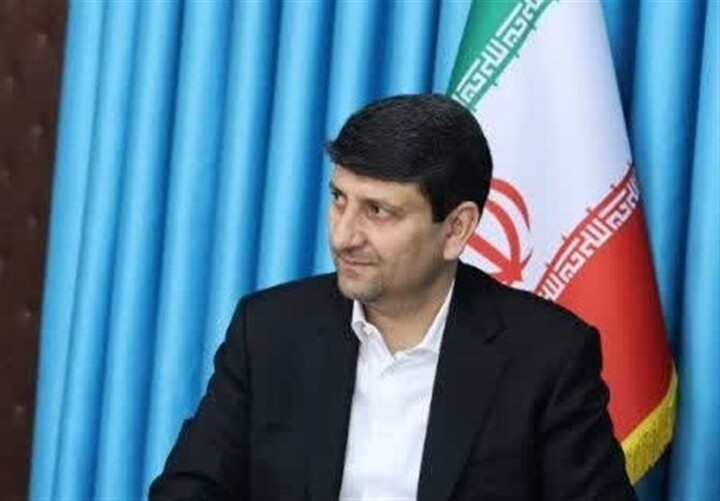 حافظ فراتر از زمان، از عشق و معرفت سخن می‌گوید