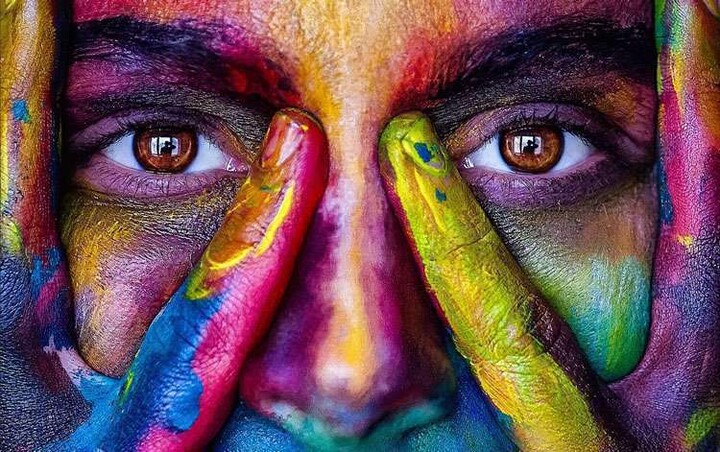 هر آنچه باید درباره رنگ درمانی بدانید