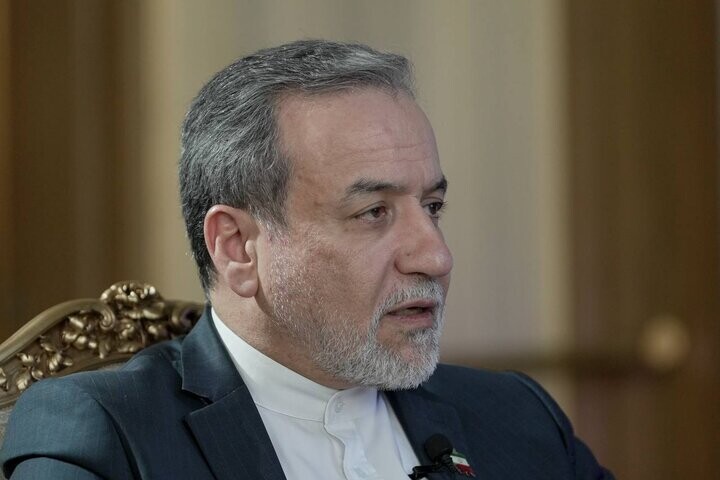 عراقچی: بمب اتمی ایران، توانایی «نه گفتن» در برابر قدرتهاست عراقچی: بمب اتمی ایران، توانایی «نه گفتن» در برابر قدرتهاست