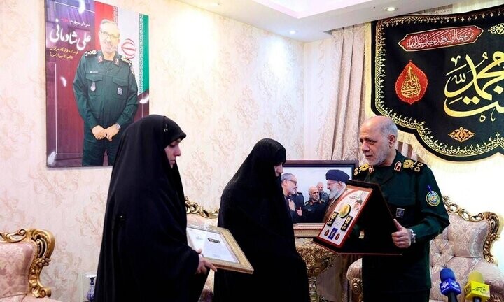 اعطای درجه سپهبدی به شهید علی شادمانی image-20251028223511-1.jpeg