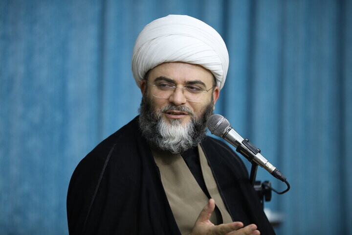 قمی: پیوند ارادههای مومنانه، خدمات بزرگی را در مسیر قرآنی رقم میزند image-20251028223800-1.jpeg