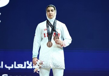 آلما حسینی در وزنهبرداری بازیهای آسیایی جوانان 2 برنز گرفت