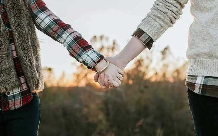 گاهی از شریک زندگیتان دور شوید 01.webp