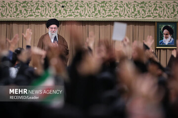 دیدار دانش‌آموزان و دانشجویان با رهبر معظم انقلاب اسلامی