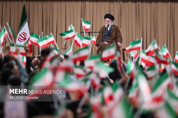 دیدار دانشآموزان و دانشجویان با رهبر معظم انقلاب اسلامی