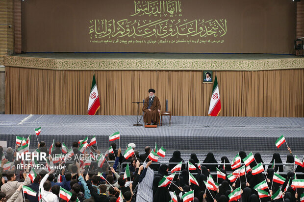 دیدار دانشآموزان و دانشجویان با رهبر معظم انقلاب اسلامی