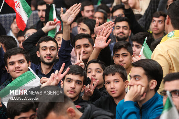 دیدار دانشآموزان و دانشجویان با رهبر معظم انقلاب اسلامی