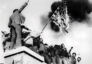 سیزده آبان نماد مقاومت در برابر استکبار جهانی