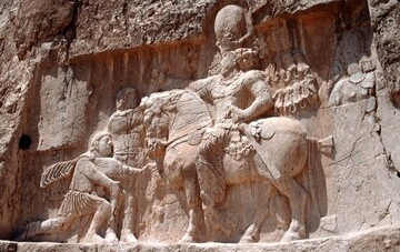 مجسمه والرین؛ واقعیت یا خطای تاریخی؟