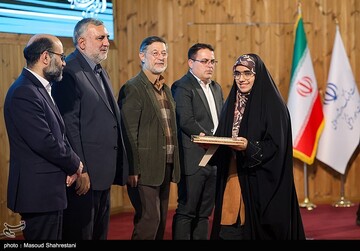 گزارش تصویری| اختتامیه هجدهمین جایزه ادبی جلال برگزار شد