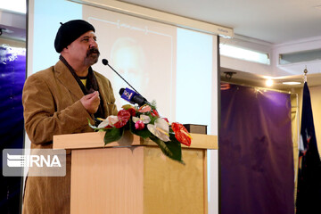 محمودی: شعر ابزاری برای مهربانی در دنیای امروز است