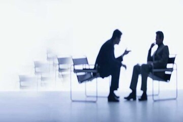 دوستی در اختلاف نظر: چگونه با تفاوت‌های سیاسی رفیق بمانیم؟