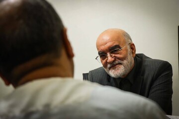 بازدید از ندامتگاه مرکزی کرج و گفت‌وگوی دبیر ستاد حقوق بشر با متهمان اغتشاشات اخیر